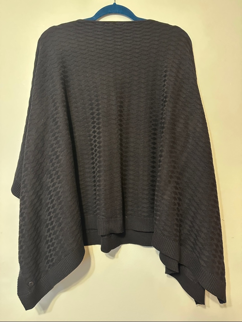 Lululemon Divinity Poncho - Picture 5 of 5
